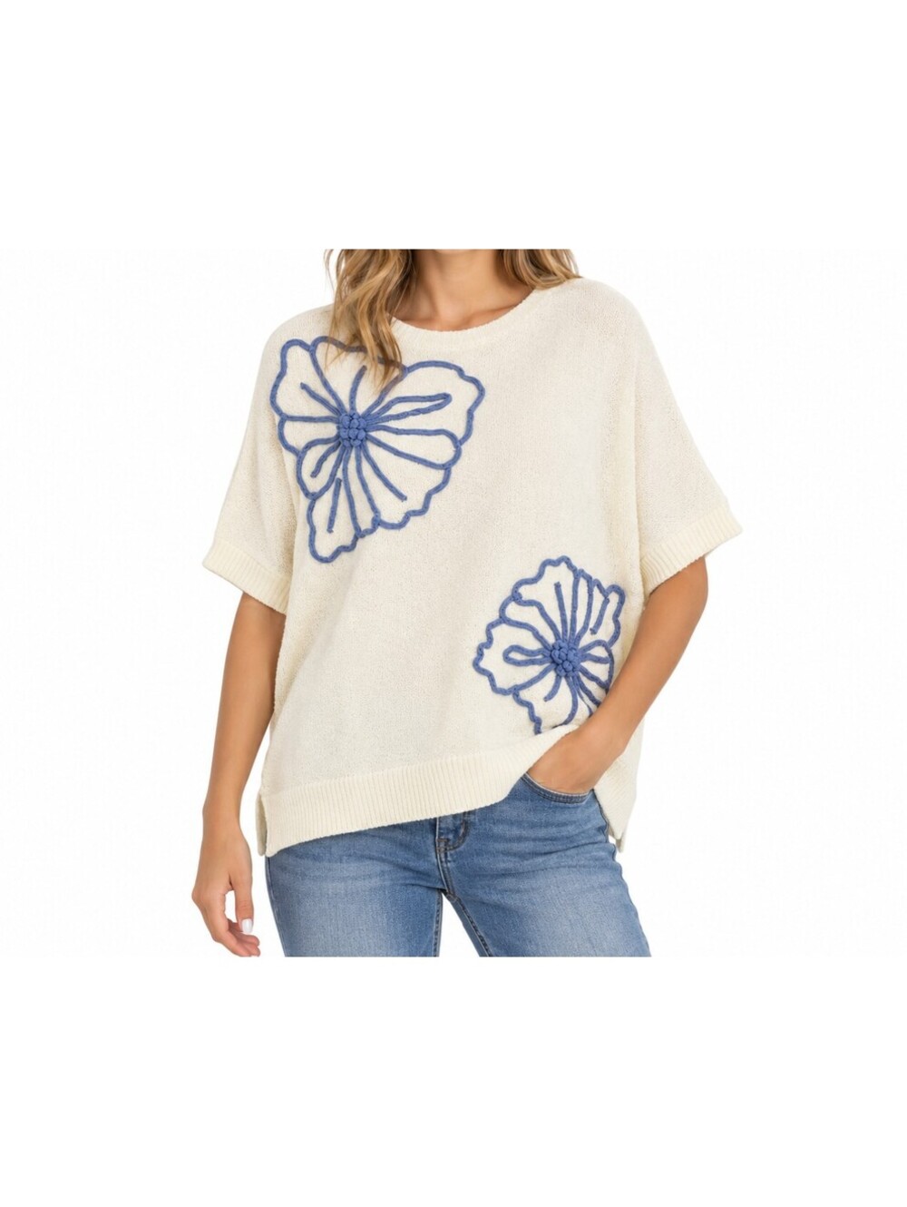 Easel Los Angeles L Ivory Blue Floral Applique Oversized Knit Sweater NWT